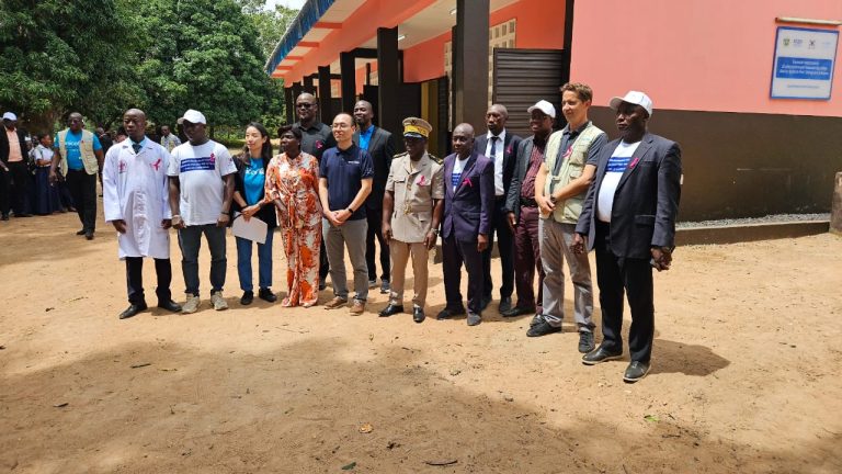 Côte d’Ivoire-AIP/Boundiali : Kim Sangjun visite des réalisations sanitaires et scolaires soutenues par la KOICA et l’UNICEF