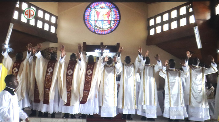 Côte d’Ivoire-AIP/ Ordination à Man : l’évêque de Katiola appelle les nouveaux prêtres et diacres à servir dans l’amour du Christ