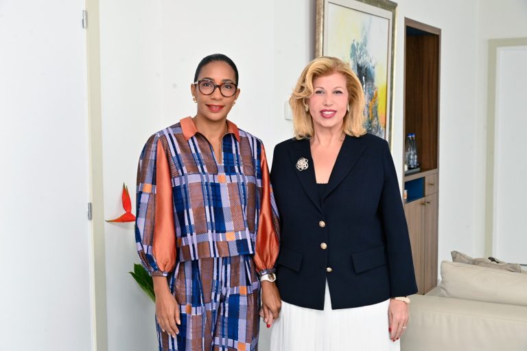 Côte d’Ivoire-AIP/ 10e Dîner de Gala de Children Of Africa : Dominique Ouattara reçoit la Première dame du Bénin à Abidjan